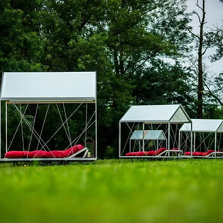 Aldeamento Turístico Big Berry Luxury Lifestyle Metlika