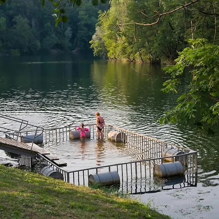 Big Berry Luxury Lifestyle Metlika